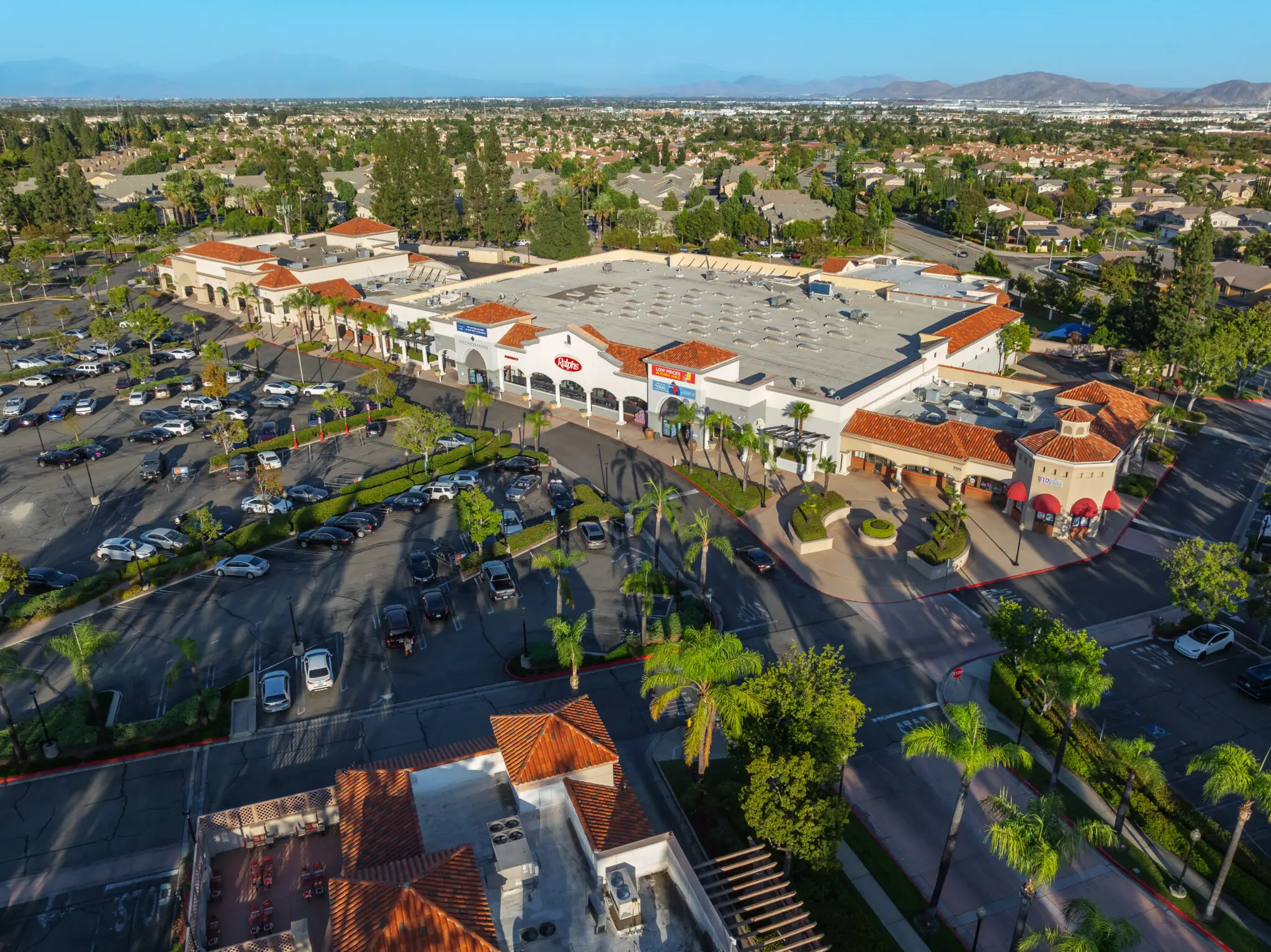 https://lewisretailcenters.com/wp-content/uploads/2024/05/DJI_0194-edit-1-1024x767.jpg