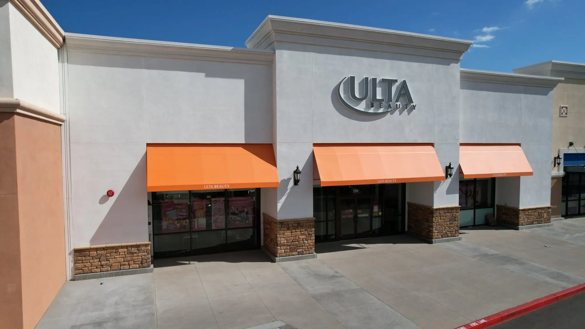 https://lewisretailcenters.com/wp-content/uploads/2024/05/DJI_0334-1024x576.jpg