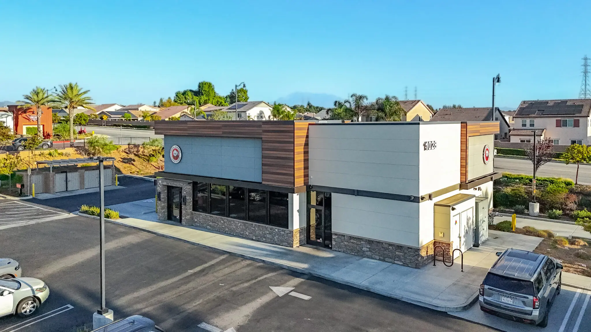https://lewisretailcenters.com/wp-content/uploads/2024/05/DJI_20251106154342_0054_D-edit-1024x576.jpg