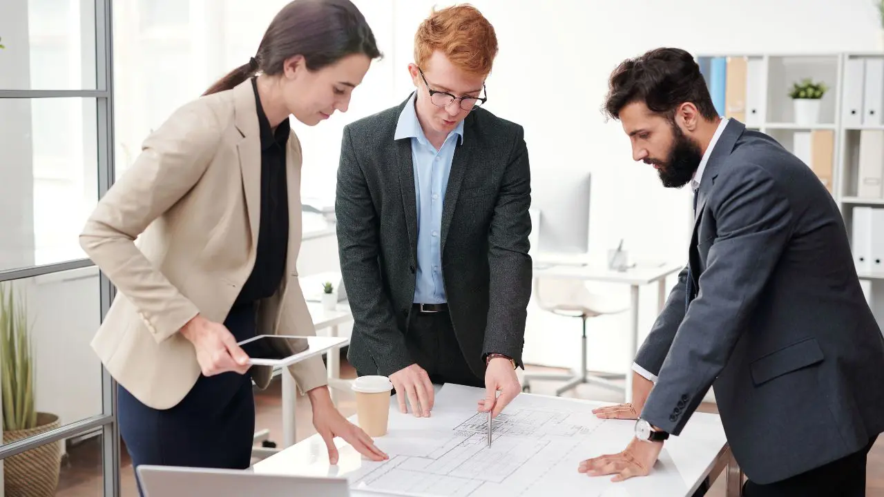 https://lewisretailcenters.com/wp-content/uploads/2024/05/Stock-Image-4-1024x576.jpg