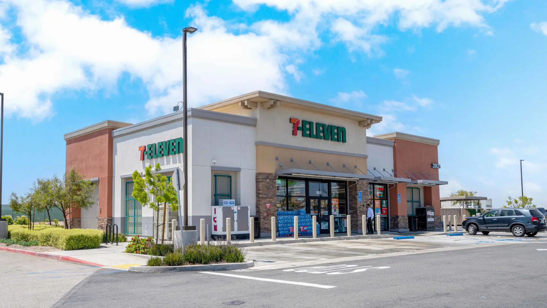 https://lewisretailcenters.com/wp-content/uploads/2024/05/Untitled-design-1024x576.jpg