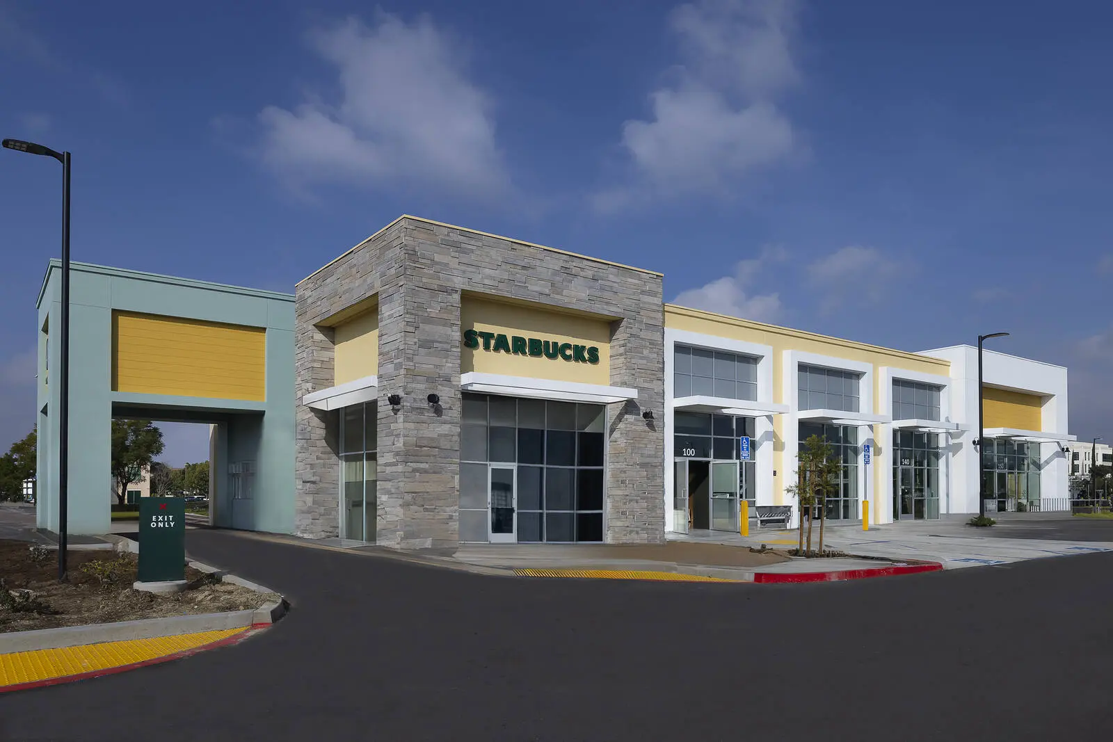 https://lewisretailcenters.com/wp-content/uploads/2024/05/ext-133-1024x683.jpg