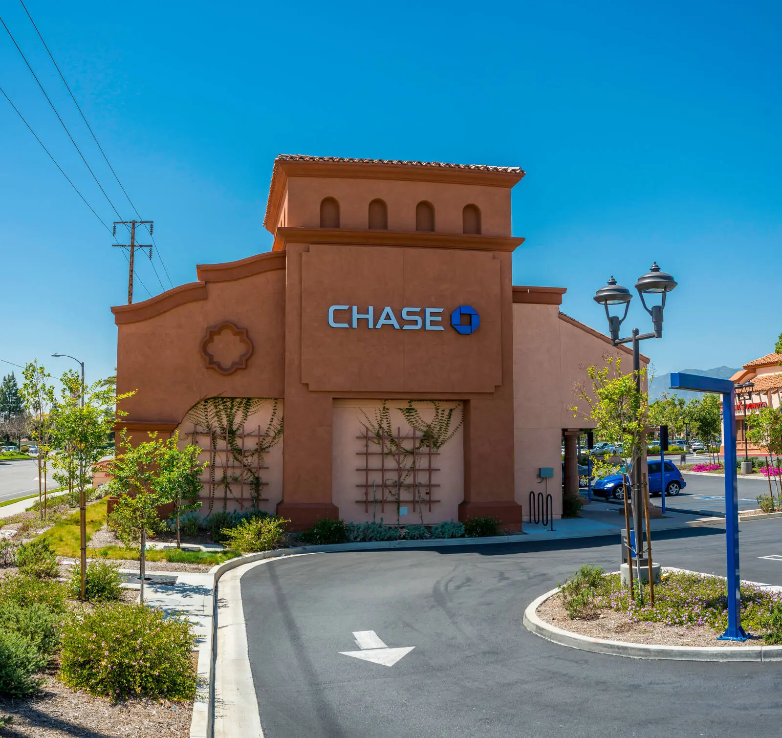 https://lewisretailcenters.com/wp-content/uploads/2024/05/ext-215-1024x966.jpg