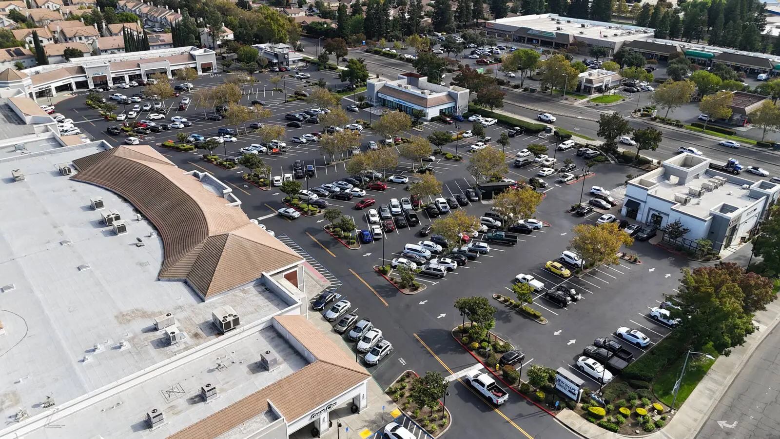 https://lewisretailcenters.com/wp-content/uploads/2024/05/ext-222-1024x576.jpg