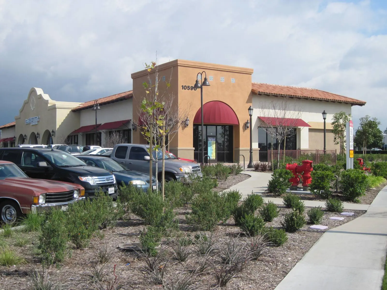 https://lewisretailcenters.com/wp-content/uploads/2024/05/ext-72-1024x768.jpg