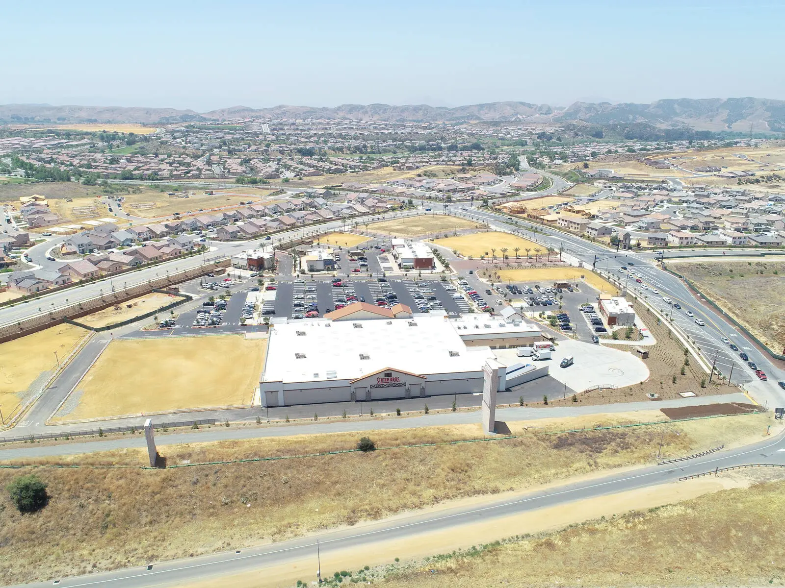 https://lewisretailcenters.com/wp-content/uploads/2024/05/ext-85-1024x768.jpg