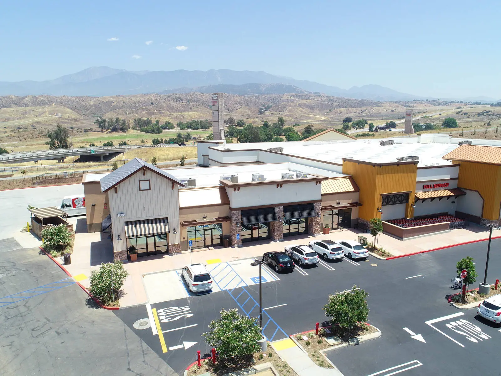 https://lewisretailcenters.com/wp-content/uploads/2024/05/ext-86-1024x768.jpg