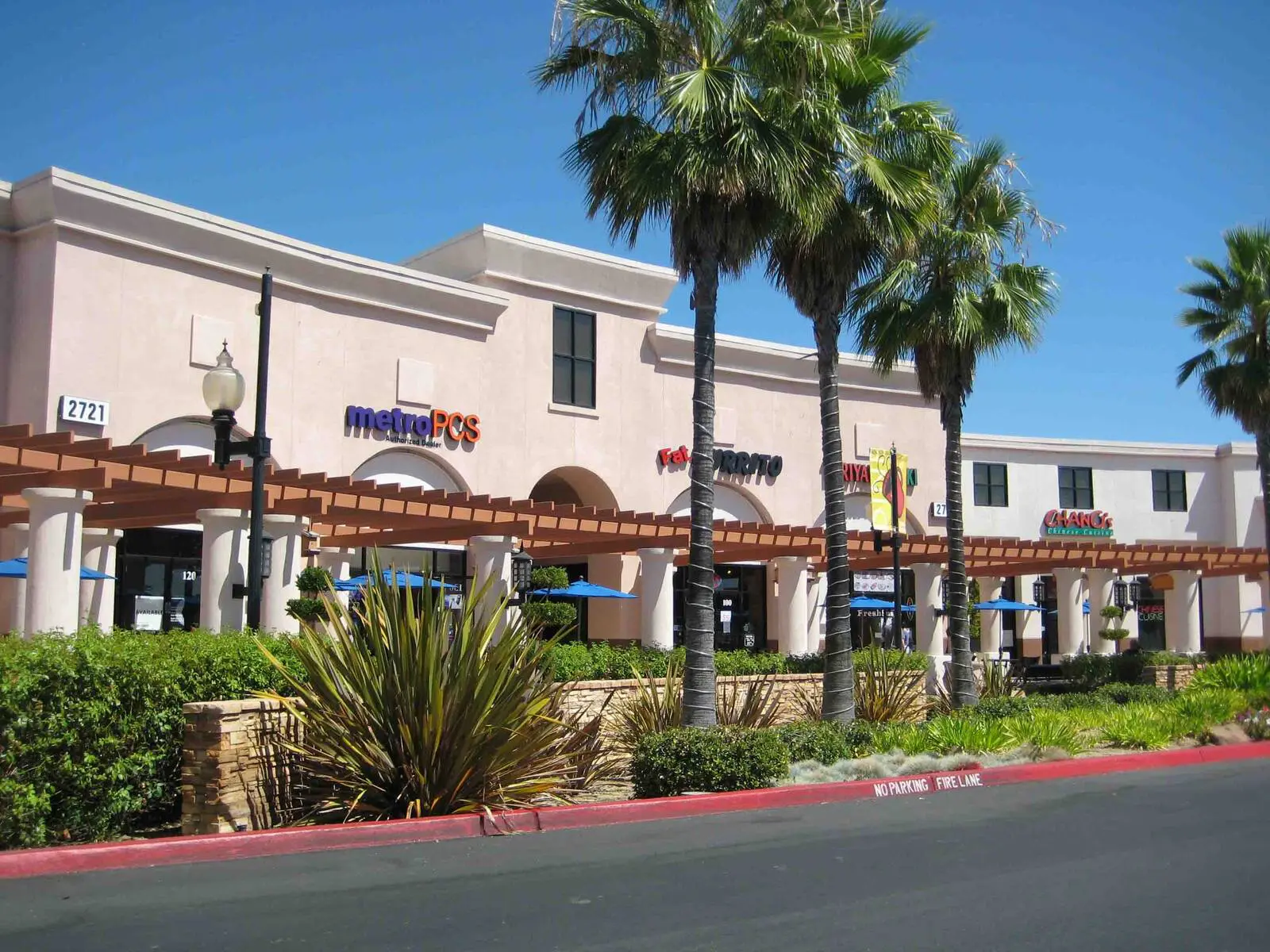 https://lewisretailcenters.com/wp-content/uploads/2024/05/ext-98-1024x768.jpg
