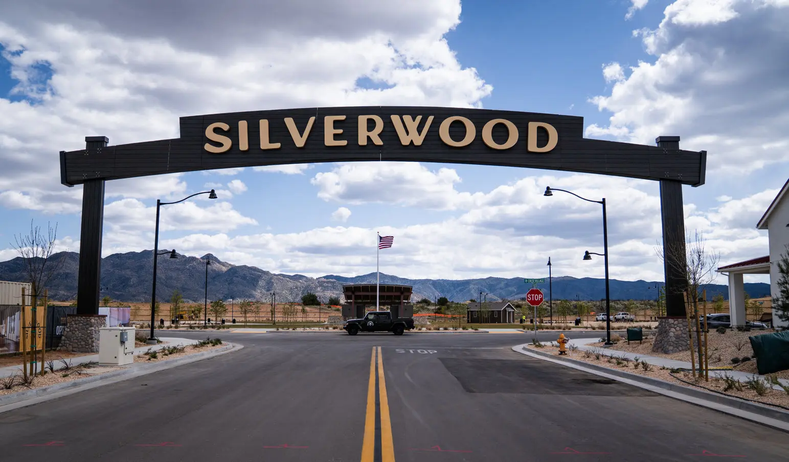 https://lewisretailcenters.com/wp-content/uploads/2026/04/Silverwood-Retail-1024x601.jpg