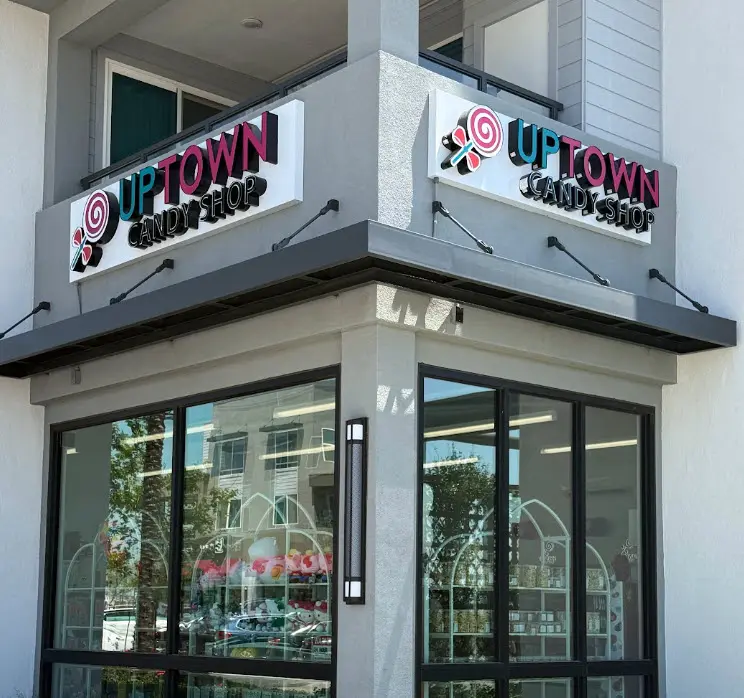 https://lewisretailcenters.com/wp-content/uploads/2026/06/Town-Center-post.jpg